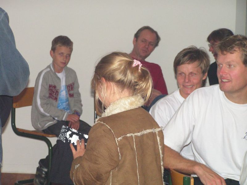 031004 210704 faegtning i helsinge mc  