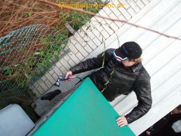 041209 pb270045