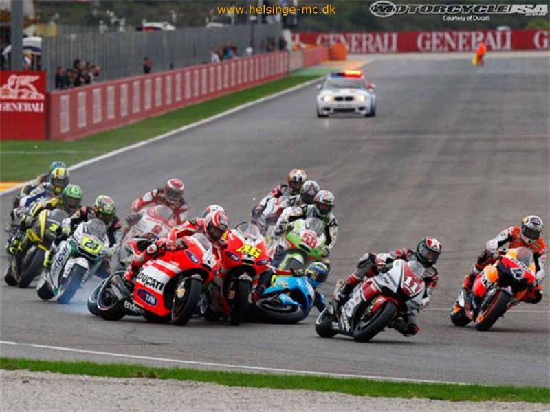 021211 204921 2011 valencia turn1 crash