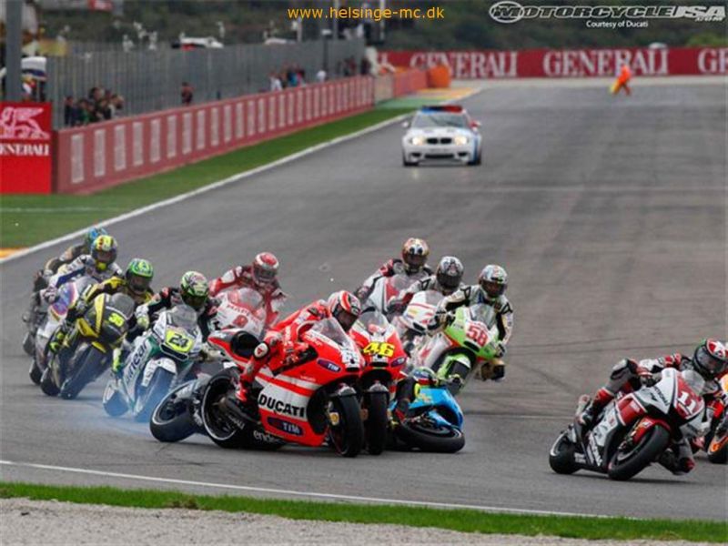 021211 204921 2011 valencia turn1 crash